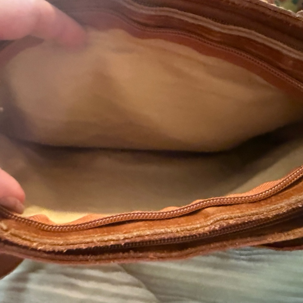 Vintage Brown soft Leather purse made in Hong Kong 3 compartments 11”X8”X3” - Picture 9 of 16